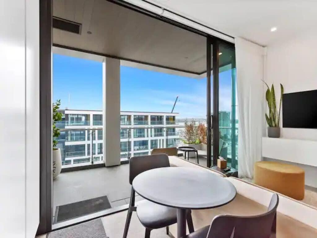 Sleek Modern Studio With Balcony Auckland Exterior foto